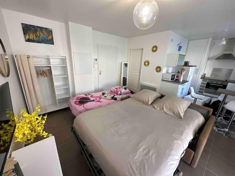 Proche Disney Et Paris - Studio Terrasse Et Parking Prive 몽테브랭 외부 사진