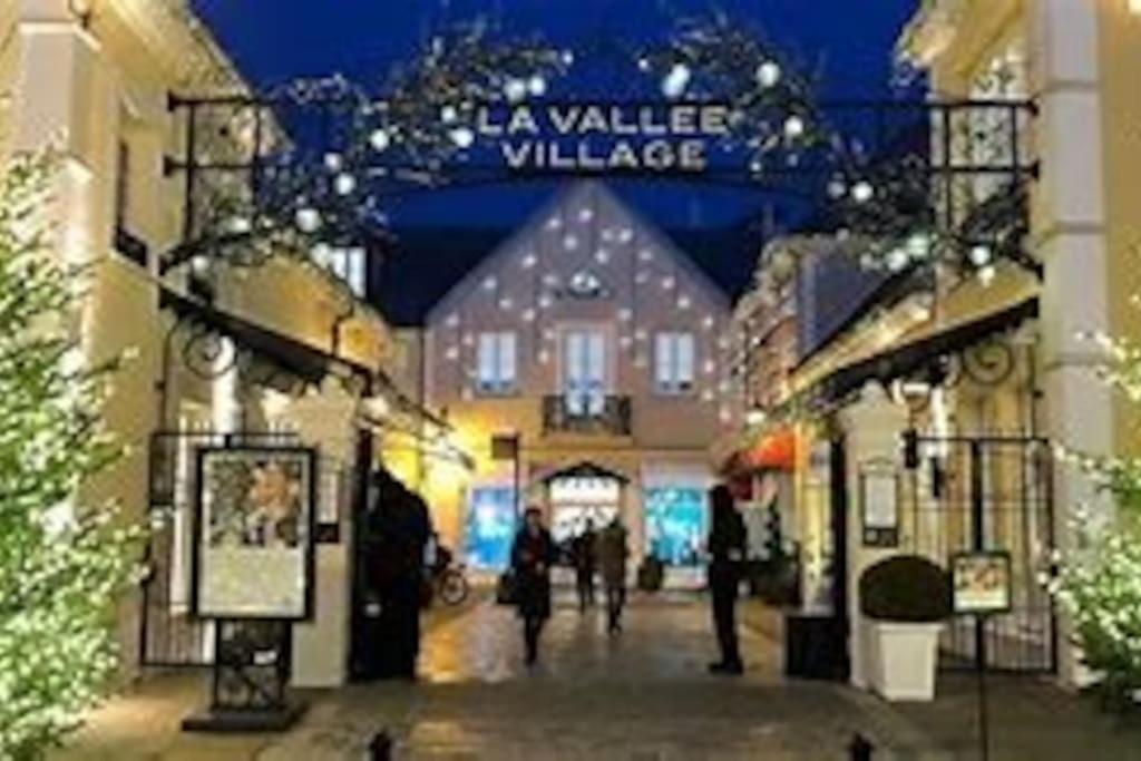 Proche Disney Et Paris - Studio Terrasse Et Parking Prive 몽테브랭 외부 사진